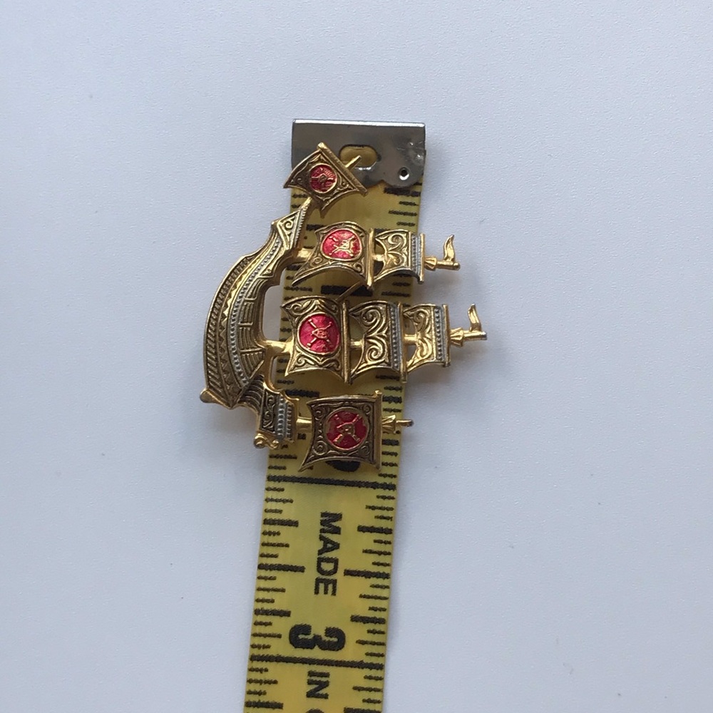 SOLD💞VTG Spain Ship Pin Brooch - Picture 4 of 4